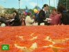 В Южно-Сахалинске день города отметили гигантским бутербродом с красной икрой