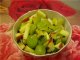 Рецепт праздничного салата. Салат яблочный с маринованным перцем и луком.