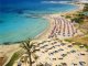 Пляжное полотенце длиной 64 метра развернули на берегу Кипра
