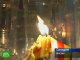 У храма Христа Спасителя в Москве зажгли тысячи свечей памяти и скорби