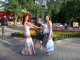 Девушки в Ростове и Волгодонске дарили цветы прохожим