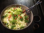 Рецепт салата из тонкой рисовой лапши, острого перца и кинзы