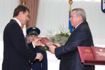 Губернатор Василий Голубев поздравил Владимира Киргинцева со вступлением в должность мэра города