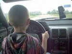 В Волгоградской области пятилетний ребенок завел машину и попал в ДТП