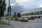 Скоро загорятся светофоры на перекрестке около Дворца спорта по улице Российской
