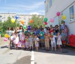 В день защиты детей в гости к обитателям социально-реабилитационного центра пришли гости с хорошими подарками