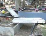 В Камышинском районе Волгоградской области вандалы осквернили кладбище