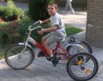 В Батайске у мальчика страдающим ДЦП украли его велосипед