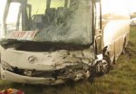 В Октябрьском районе в экскурсионный автобус врезался минивен Renault