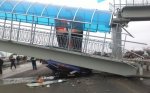 В Каменском районе самосвал сбил надземный пешеходный переход