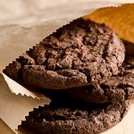 Рецепт: шоколадно-кофейное воздушное печенье