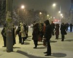 На остановках Ростова мерзнут тысячи пассажиров, городского транспорта нет