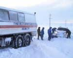 На дорогах Ростовской области продолжают извлекать технику из снежных заносов