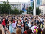 На Театральной площади Краснодара прошел бал выпускников