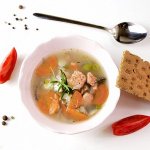 Рецепт: рыбный суп с грибами и сыром