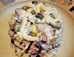 Рецепт: салат с черносливом и грибами