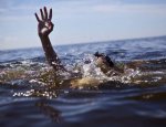 На трассе Усть-Донецк — Семикаракорск водитель из Краснодарского края, улетел в реку погиб человек