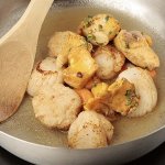 Рецепт: жареные гребешки под соусом бер-блан