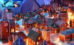 В центре Волгограда возвели Рождественский пряничный городок