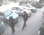 В Ростове ищут взломщиков, обокравших автомобиль в центре города