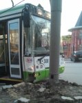В Ростове на проспекте Сельмаш автобус врезался в опору освещения