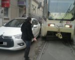 В Ростове автоледи парализовала дорожное движение по ул. Станиславского