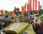 В Ростове работают две выставки военных автомобилей и вооружения