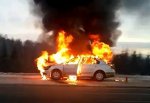 Сожгли такси «Замок» в г. Шахты, на водителя напали