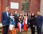 Юные ростовчане возложили цветы у тюрьмы «Steinwache» в Германии