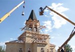 На новый храм Софии Суздальской в г. Шахты установили купол