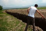 Выкопали ров длиной 100 км на границе Ростовской области и Украины