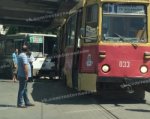В центре Ростова трамвай столкнулся с автобусом, движение затруднено