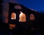В Ростове ночью сгорел трехэтажный частный дом