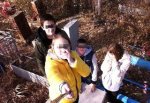 Семиклассники сделали селфи на могилах в Ростовской области
