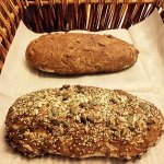 Хлеб из цельнозерновой муки с семенами и орехами