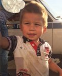 Нашли 3-летнего малыша возле дороги, теперь полиция ищет его родственников в Ростовской области
