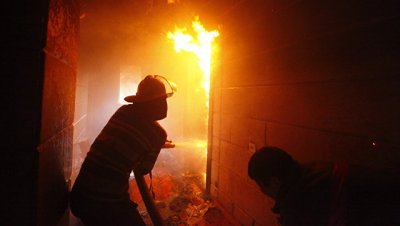 В Алма-Ате при пожаре в бизнес-центре погиб один человек