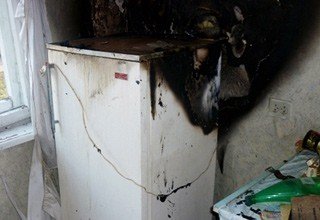 В г. Шахты горел 3-х этажный жилой дом, все началось с неисправного холодильника