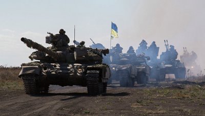В ДНР сообщили, что украинские силовики стягивают в Донбасс тяжелую технику