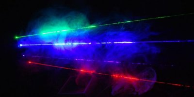 Разработан дешёвый способ превращения инфракрасного света в ультрафиолет