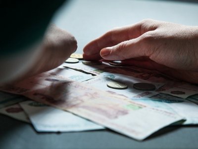 Безработная ростовчанка украла из кассы магазина 50 тысяч рублей