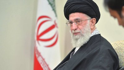 Хаменеи назвал Британию "источником зла" в ответ на заявления Терезы Мэй