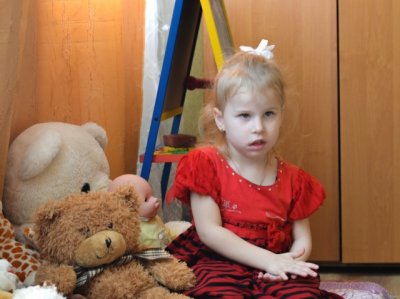 Больше тысячи детей собирают деньги для парализованной девочки из Ростовской области