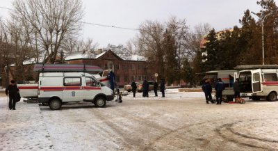 Белокалитвинские спасатели устроили выставку техники для школьников города