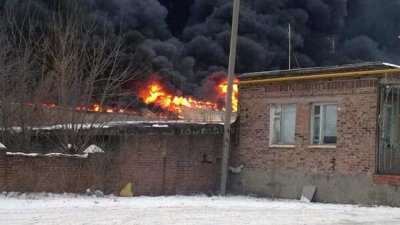 В г. Шахты горят склады «Ростовшахтостроя»
