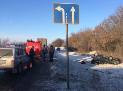 На трассе М-4 разбился ВАЗ-21074, ехавший со стороны Ростова, погибла женщина