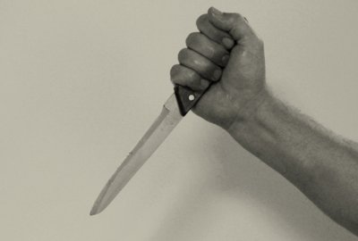 В Белокалитвинском районе отец ударил сына ножом в живот