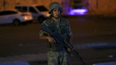 Греческий прокурор призвал не выдавать Турции двоих бежавших военнослужащих