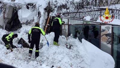 В Италии обнаружили тело седьмой жертвы схода лавины на отель