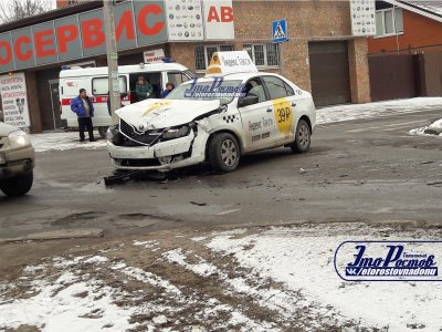 В Ростове в результате аварии пострадали четыре человека